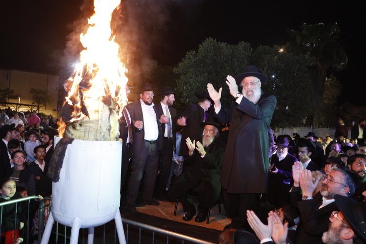 מעמד ההדלקה המרכזי בביתר | צילום: שייקה אור