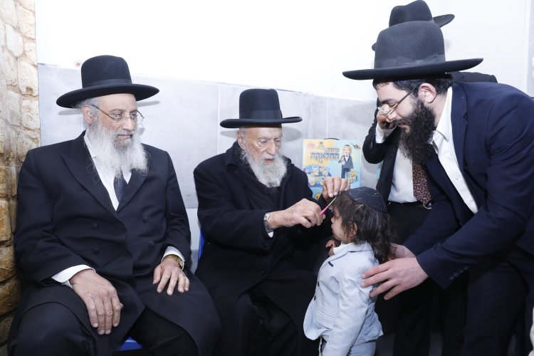 מעמד ההדלקה המרכזי בביתר | צילום: שייקה אור