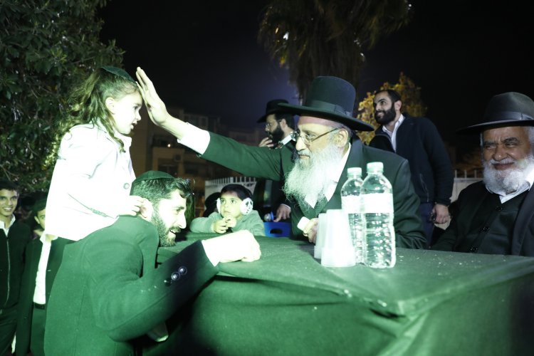 מעמד ההדלקה המרכזי בביתר | צילום: שייקה אור