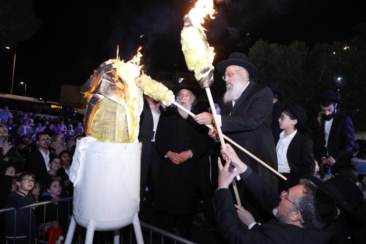 מעמד ההדלקה המרכזי בביתר | צילום: שייקה אור