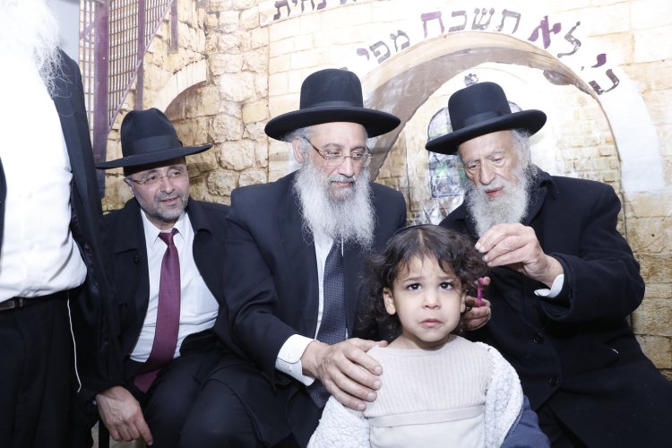 מעמד ההדלקה המרכזי בביתר | צילום: שייקה אור