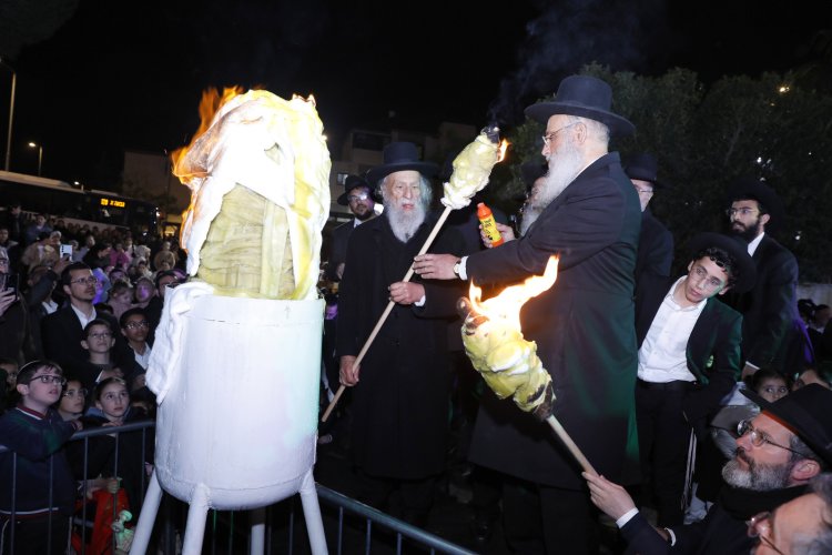 מעמד ההדלקה המרכזי בביתר | צילום: שייקה אור