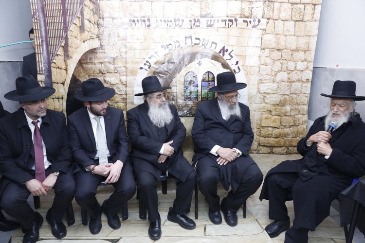 מעמד ההדלקה המרכזי בביתר | צילום: שייקה אור