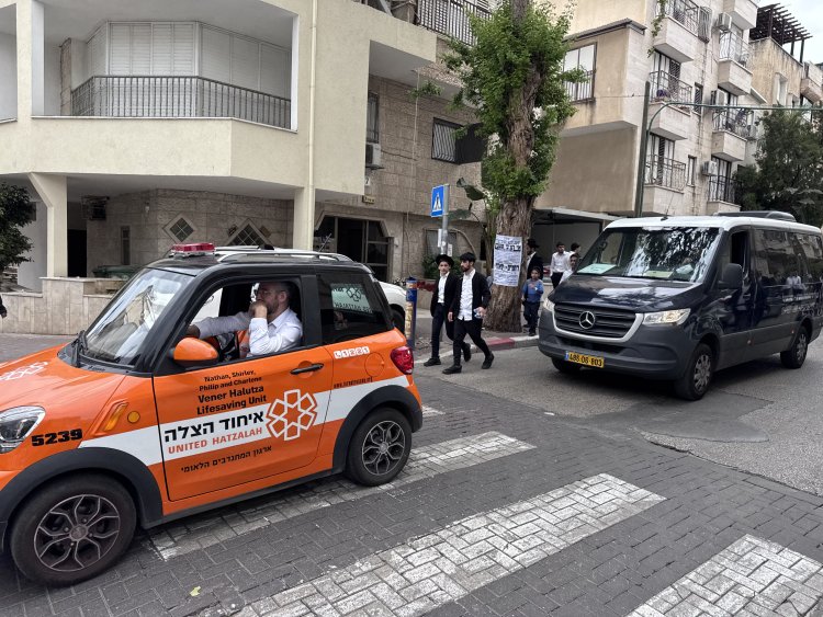 אלפים ליוו למנוחות את הגאון רבי רחמים מאזוז זצ"ל | צילום: נועם אליהו