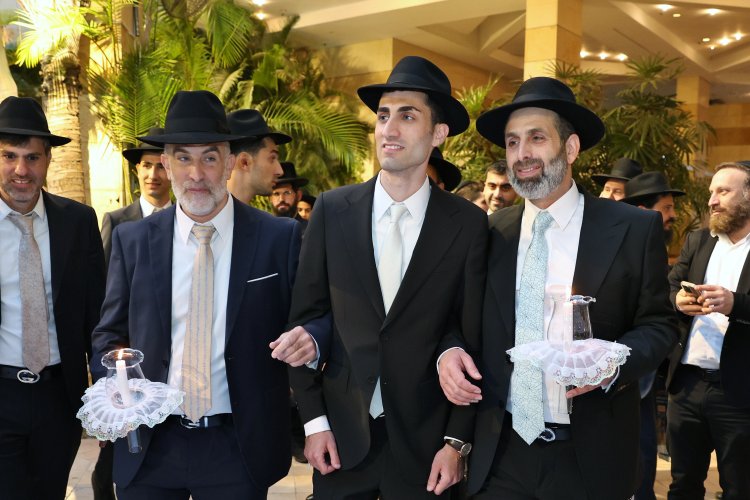 ראש עיריית אלעד השיא את ביתו - רבנים ואישי ציבור הגיעו לשמחה (צילום: יעקב כהן)
