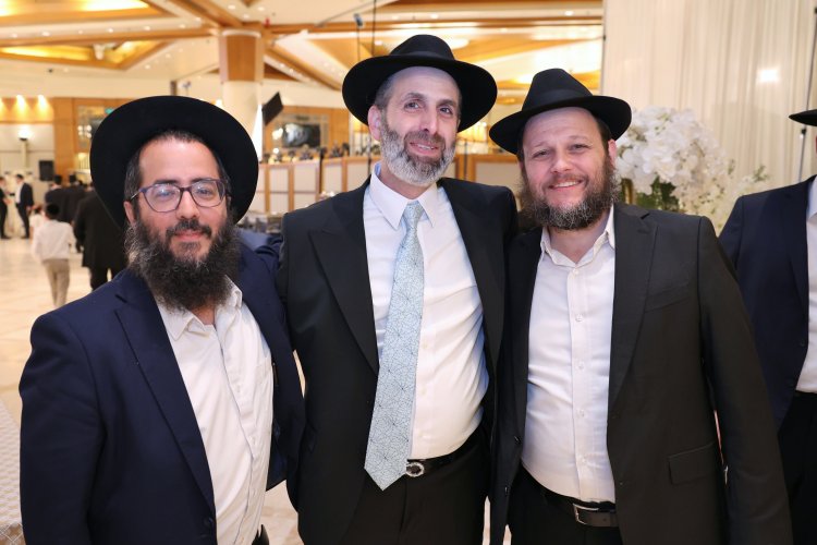 ראש עיריית אלעד השיא את ביתו - רבנים ואישי ציבור הגיעו לשמחה (צילום: יעקב כהן)