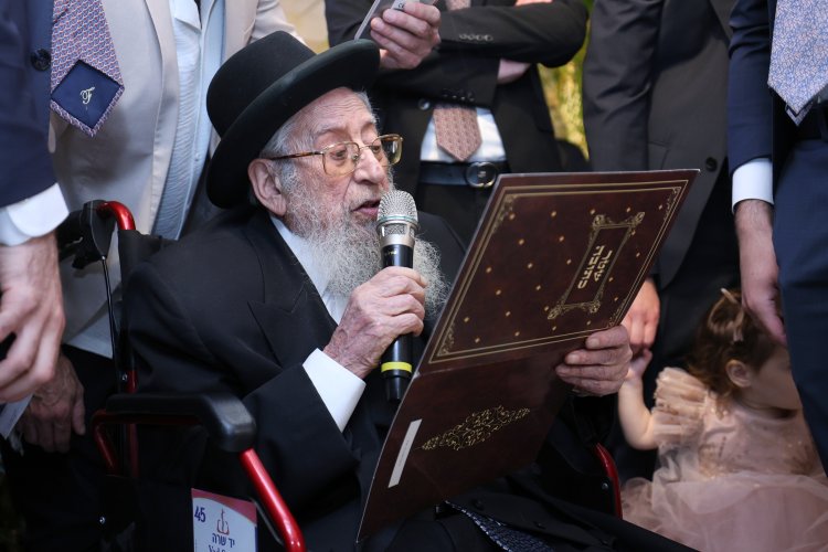 ראש עיריית אלעד השיא את ביתו - רבנים ואישי ציבור הגיעו לשמחה (צילום: יעקב כהן)