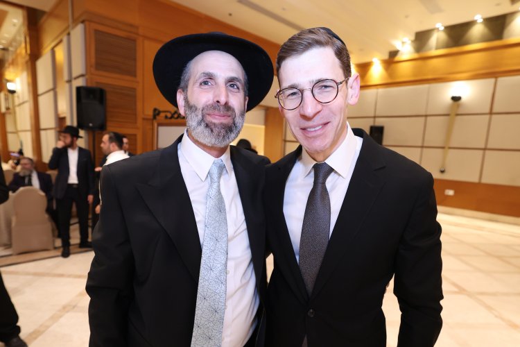 ראש עיריית אלעד השיא את ביתו - רבנים ואישי ציבור הגיעו לשמחה (צילום: יעקב כהן)