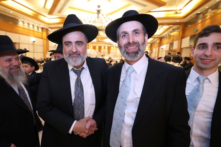 ראש עיריית אלעד השיא את ביתו - רבנים ואישי ציבור הגיעו לשמחה (צילום: יעקב כהן)