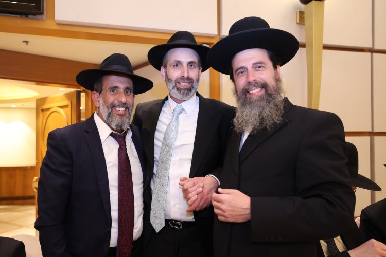 ראש עיריית אלעד השיא את ביתו - רבנים ואישי ציבור הגיעו לשמחה (צילום: יעקב כהן)