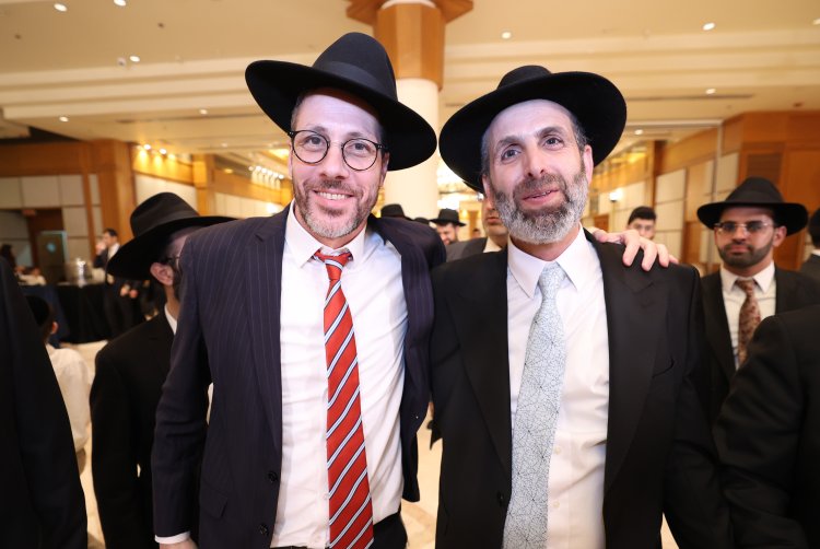 ראש עיריית אלעד השיא את ביתו - רבנים ואישי ציבור הגיעו לשמחה (צילום: יעקב כהן)