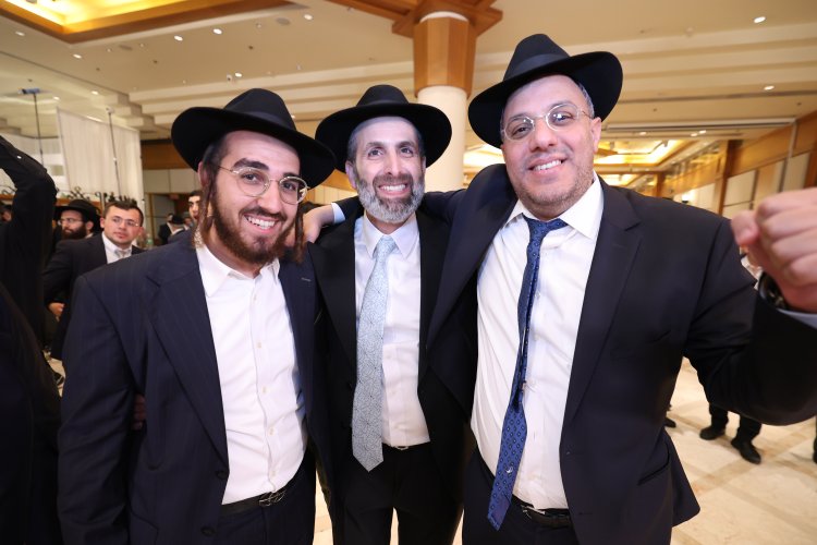 ראש עיריית אלעד השיא את ביתו - רבנים ואישי ציבור הגיעו לשמחה (צילום: יעקב כהן)