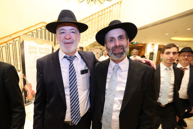 ראש עיריית אלעד השיא את ביתו - רבנים ואישי ציבור הגיעו לשמחה (צילום: יעקב כהן)