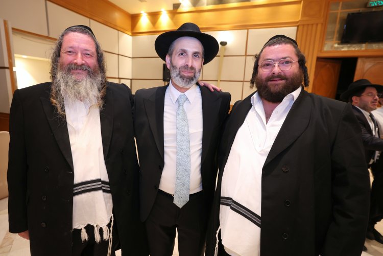 ראש עיריית אלעד השיא את ביתו - רבנים ואישי ציבור הגיעו לשמחה (צילום: יעקב כהן)