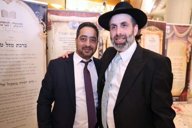 ראש עיריית אלעד השיא את ביתו - רבנים ואישי ציבור הגיעו לשמחה (צילום: יעקב כהן)
