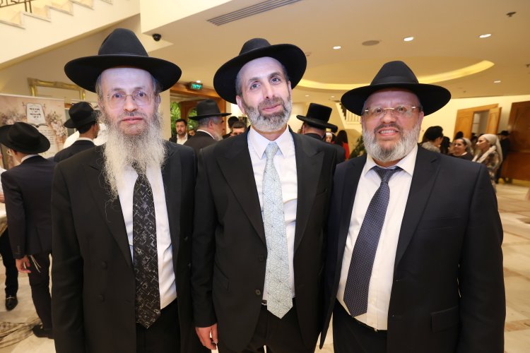 ראש עיריית אלעד השיא את ביתו - רבנים ואישי ציבור הגיעו לשמחה (צילום: יעקב כהן)
