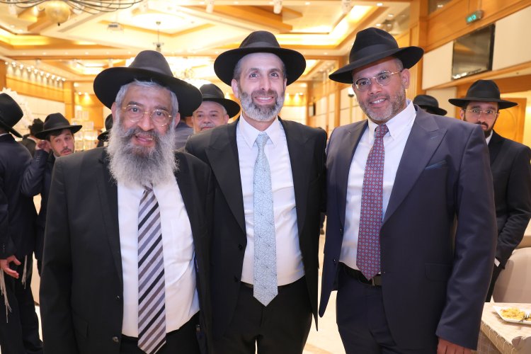 ראש עיריית אלעד השיא את ביתו - רבנים ואישי ציבור הגיעו לשמחה (צילום: יעקב כהן)