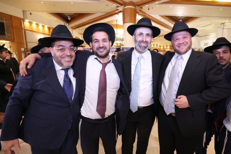 ראש עיריית אלעד השיא את ביתו - רבנים ואישי ציבור הגיעו לשמחה (צילום: יעקב כהן)