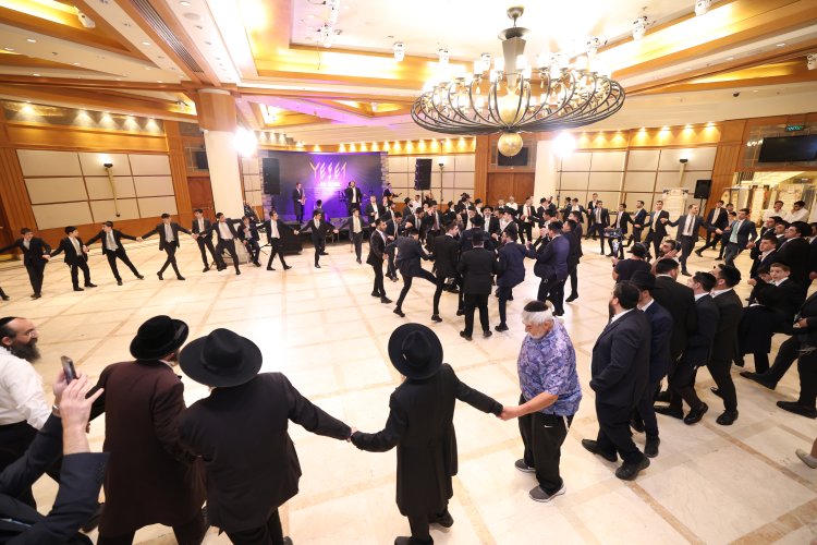 ראש עיריית אלעד השיא את ביתו - רבנים ואישי ציבור הגיעו לשמחה (צילום: יעקב כהן)