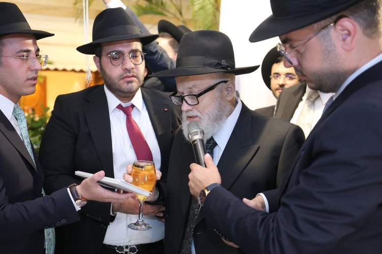 ראש עיריית אלעד השיא את ביתו - רבנים ואישי ציבור הגיעו לשמחה (צילום: יעקב כהן)