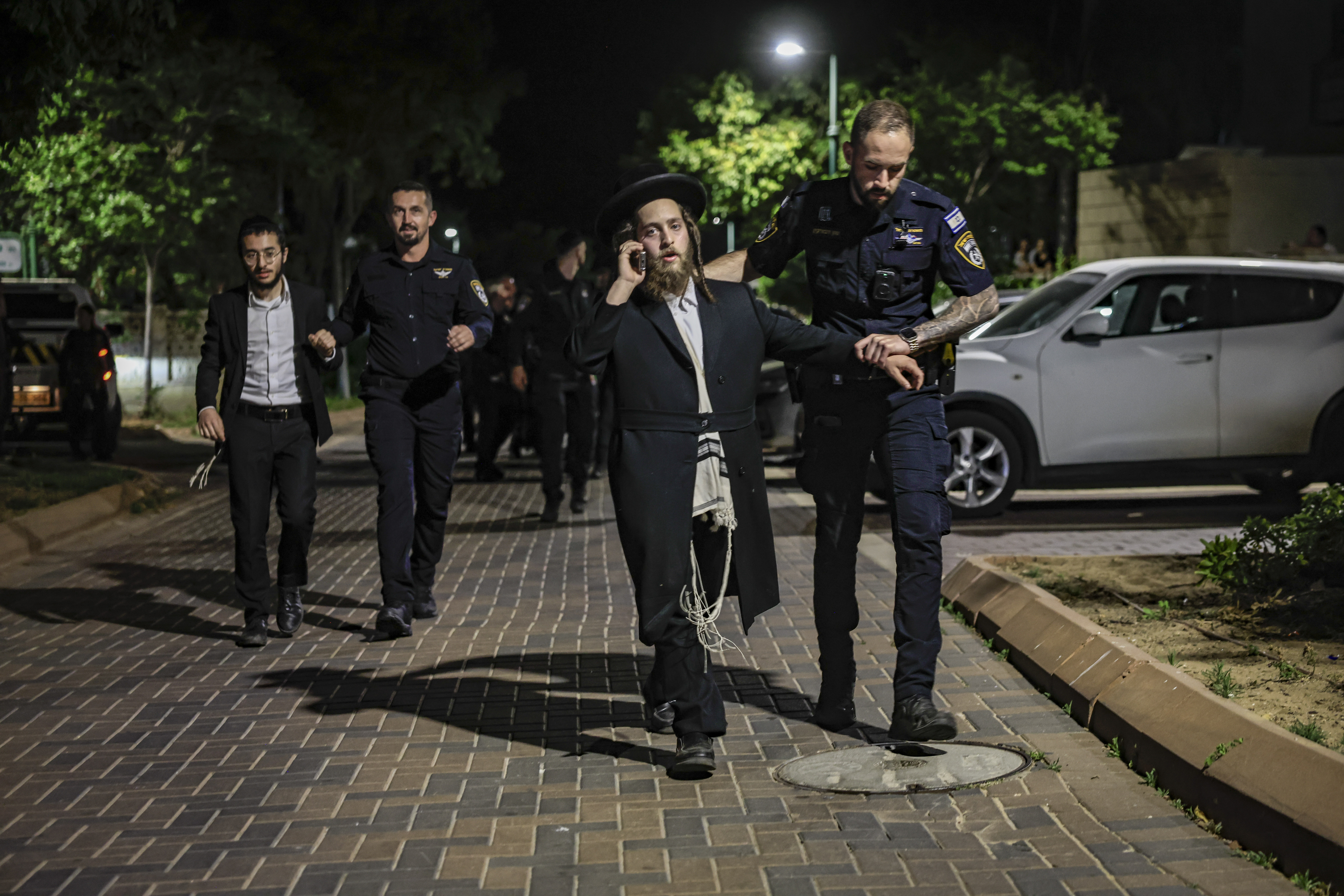 מעצר בחורי ישיבות (צילום: Tsafrir Abayov/Flash90)