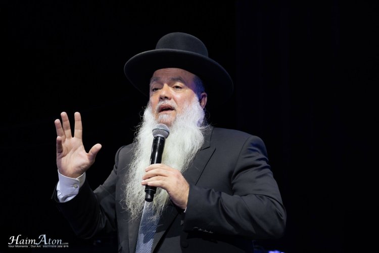 הרב יגאל כהן בהופעה. צילומים: חיים עטון, צחי בן שיטרית, אור ז'נו