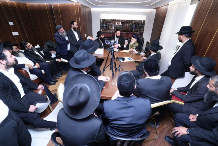 מעמד מרגש בראשות הראשל"צ: עשרות אברכים הוסמכו להוראה בדיני סת"ם (צילום: יעקב כהן)
