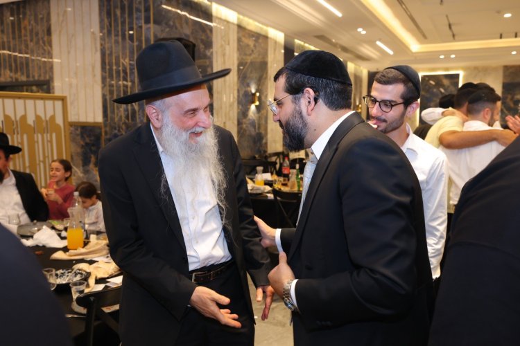 שמחת בר המצווה לבנו של ראש ישיבת "שלהבת התורה" הרב אבידן סנדרוסי שליט"א שמחת בר המצווה לבנו של ראש ישיבת "שלהבת התורה" הרב אבידן סנדרוסי שליט"א