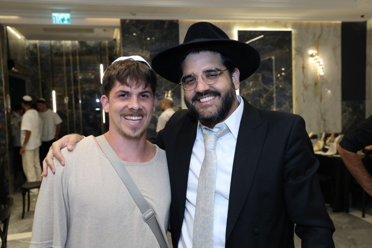 שמחת בר המצווה לבנו של ראש ישיבת "שלהבת התורה" הרב אבידן סנדרוסי שליט"א שמחת בר המצווה לבנו של ראש ישיבת "שלהבת התורה" הרב אבידן סנדרוסי שליט"א