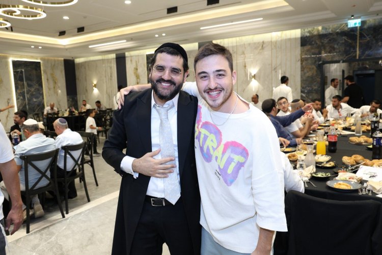 שמחת בר המצווה לבנו של ראש ישיבת "שלהבת התורה" הרב אבידן סנדרוסי שליט"א שמחת בר המצווה לבנו של ראש ישיבת "שלהבת התורה" הרב אבידן סנדרוסי שליט"א