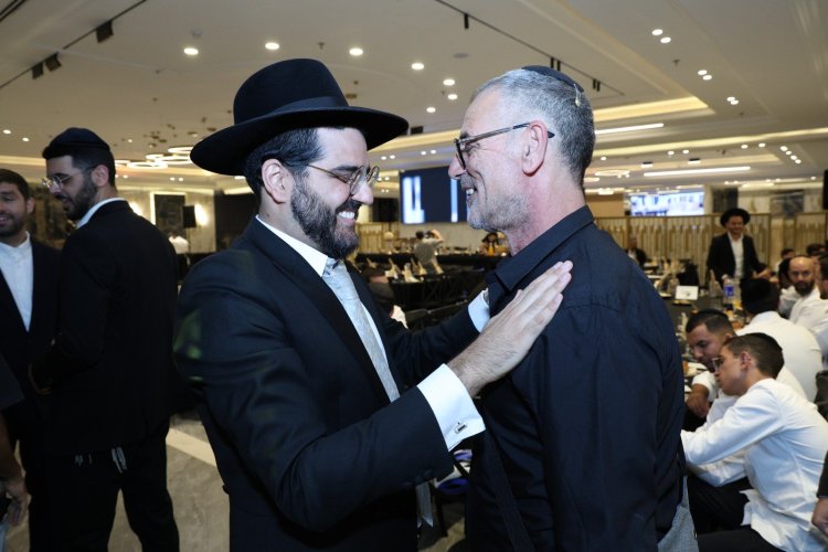 שמחת בר המצווה לבנו של ראש ישיבת "שלהבת התורה" הרב אבידן סנדרוסי שליט"א שמחת בר המצווה לבנו של ראש ישיבת "שלהבת התורה" הרב אבידן סנדרוסי שליט"א