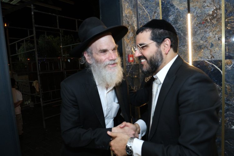 שמחת בר המצווה לבנו של ראש ישיבת "שלהבת התורה" הרב אבידן סנדרוסי שליט"א שמחת בר המצווה לבנו של ראש ישיבת "שלהבת התורה" הרב אבידן סנדרוסי שליט"א