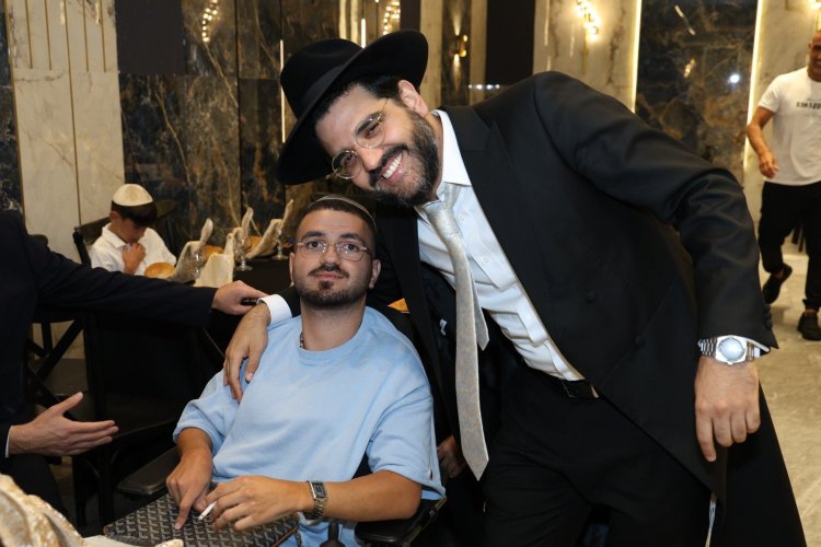 שמחת בר המצווה לבנו של ראש ישיבת "שלהבת התורה" הרב אבידן סנדרוסי שליט"א שמחת בר המצווה לבנו של ראש ישיבת "שלהבת התורה" הרב אבידן סנדרוסי שליט"א