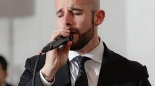 מחנן בן ארי לאקפלה בינלאומית: מורדי ויינשטיין מחדש את "השיבנו"