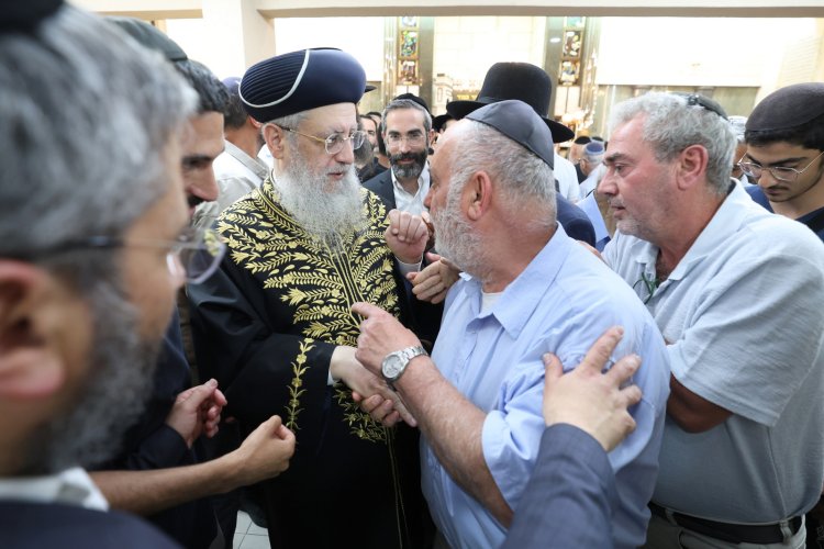 מעמד פתיחת סניף לכולל "ברכת אברהם" במעלה אדומים (צילום: יעקב כהן) מעמד פתיחת סניף לכולל "ברכת אברהם" במעלה אדומים (צילום: יעקב כהן)