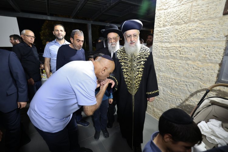 מעמד פתיחת סניף לכולל "ברכת אברהם" במעלה אדומים (צילום: יעקב כהן) מעמד פתיחת סניף לכולל "ברכת אברהם" במעלה אדומים (צילום: יעקב כהן)