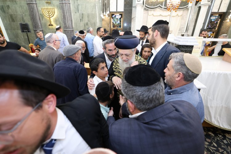 מעמד פתיחת סניף לכולל "ברכת אברהם" במעלה אדומים (צילום: יעקב כהן) מעמד פתיחת סניף לכולל "ברכת אברהם" במעלה אדומים (צילום: יעקב כהן)