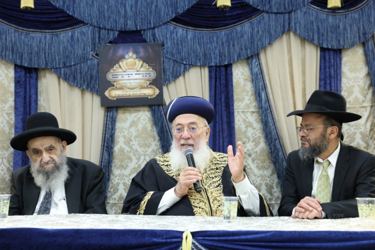 עשרות סיומי מסכת במעמד מרומם בבית המדרש "תפארת וגדולה" (צילום: יעקב כהן) עשרות סיומי מסכת במעמד מרומם בבית המדרש "תפארת וגדולה" (צילום: יעקב כהן)