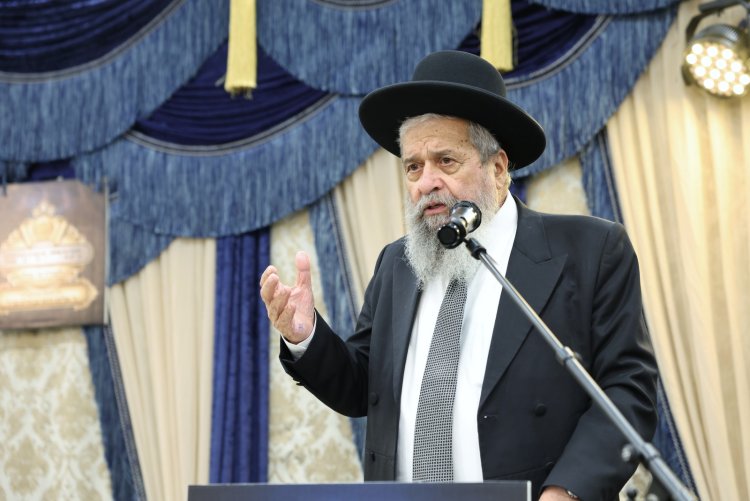 עשרות סיומי מסכת במעמד מרומם בבית המדרש "תפארת וגדולה" (צילום: יעקב כהן) עשרות סיומי מסכת במעמד מרומם בבית המדרש "תפארת וגדולה" (צילום: יעקב כהן)