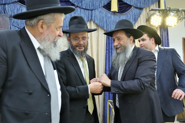 עשרות סיומי מסכת במעמד מרומם בבית המדרש "תפארת וגדולה" (צילום: יעקב כהן) מעמד מרומם בירושלים: עשרות סיומי מסכתות במעמד גדולי התורה
