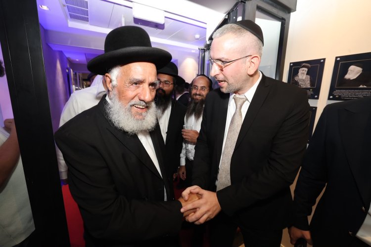 הרה"ג הרב שלמה מחפוד שליט"א במעמד (צילום: שלומי כהן)
