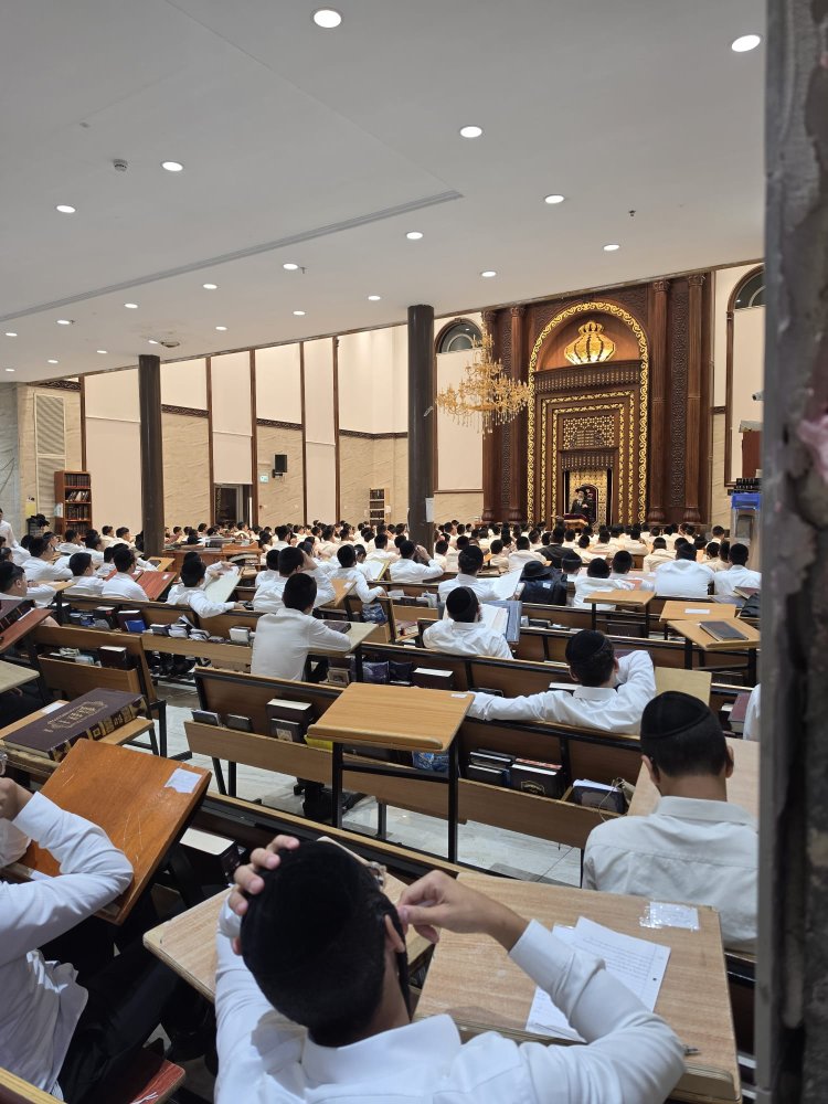 הגאון הצדיק רבי בנימין פינקל שליט"א בישיבת רכסים (צילום: דוד קשת) הגאון הצדיק רבי בנימין פינקל שליט"א בישיבת רכסים (צילום: דוד קשת)